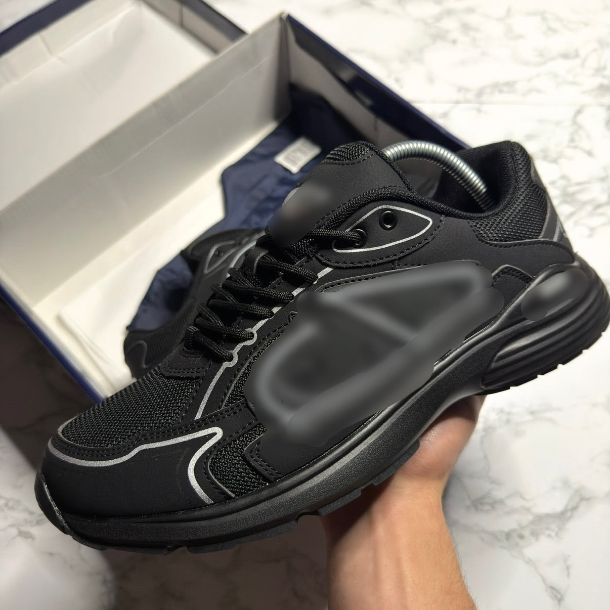B3 trainers